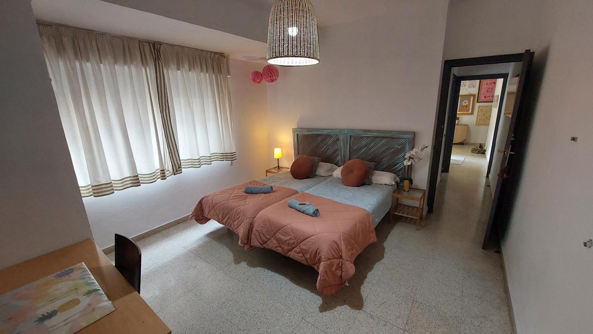 Centrico Piso Con Aparcamiento Gratuito — Photos 1